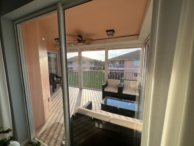 Building Photo - 20068 Lake Vista Cir N