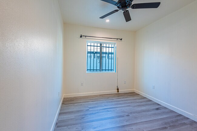 Building Photo - 603 W 49th St