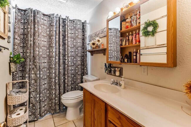 Building Photo - 288 Ballard St