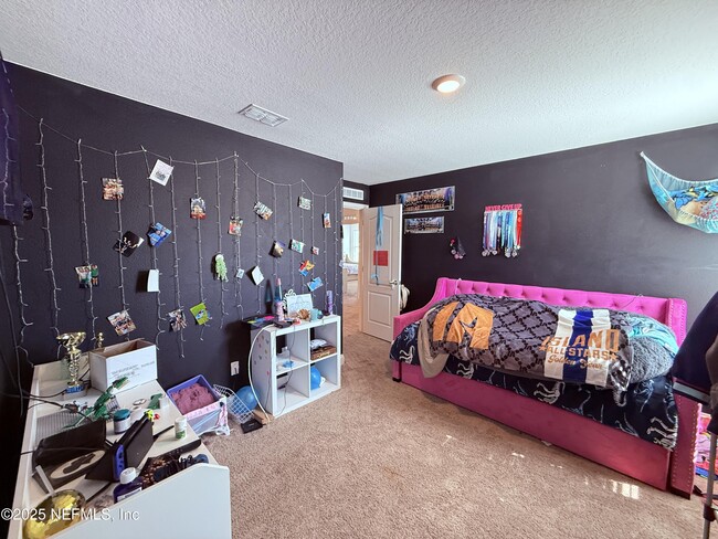 Building Photo - 2563 Lantana Ln