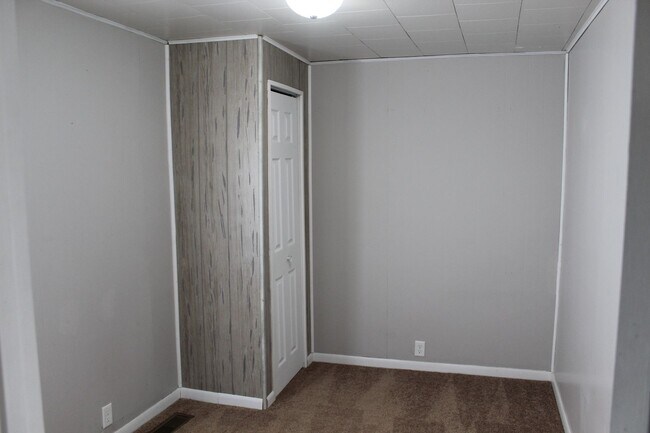 Building Photo - Cute 2BR in North Salem!