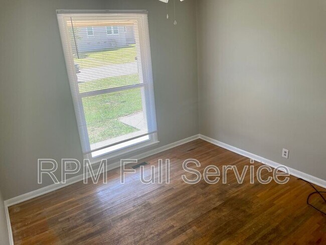 Building Photo - 465 Clearwater Dr