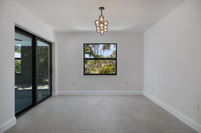 Building Photo - 9436 Sage Ct