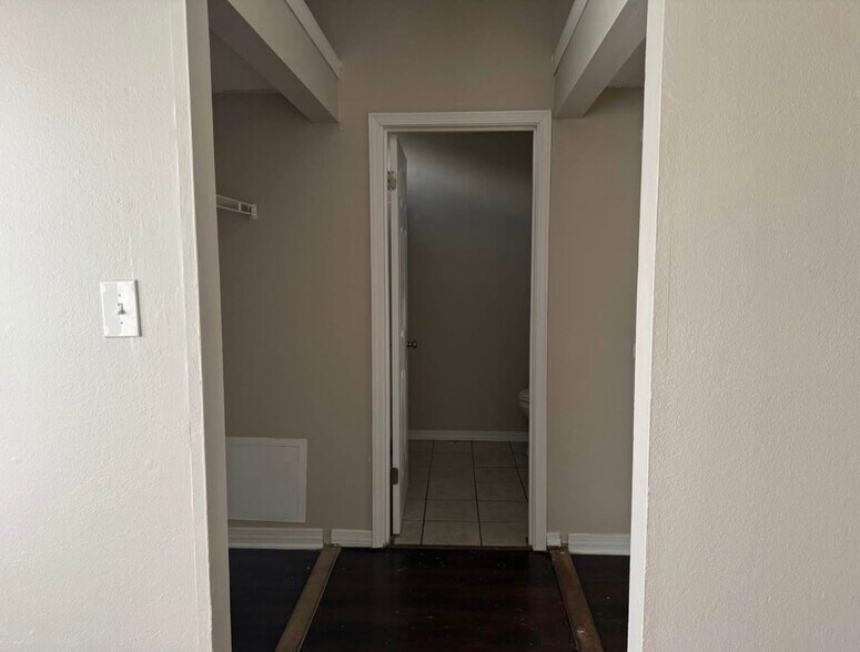 Building Photo - 8083 Bayou Fountain Ave