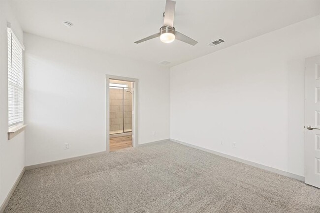 Building Photo - 132 Scarborough Wy