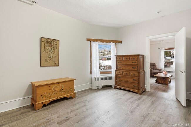 Building Photo - 110 Gleneida Ave