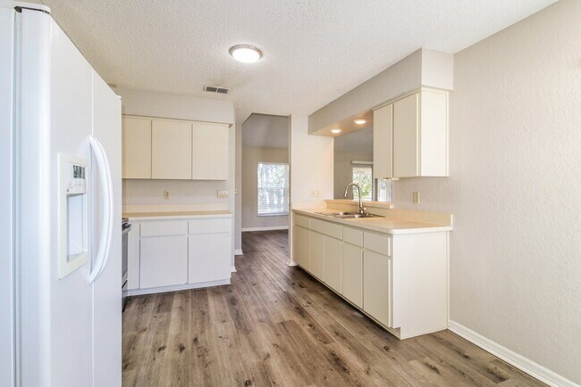 Building Photo - 3352 Bluestone Ave