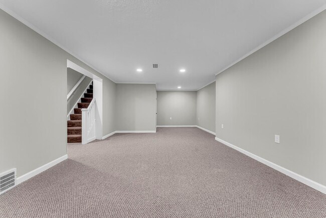Building Photo - 2555 Saybrook Rd