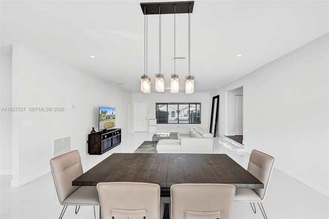 Building Photo - 1102 Meadow Lark Ave