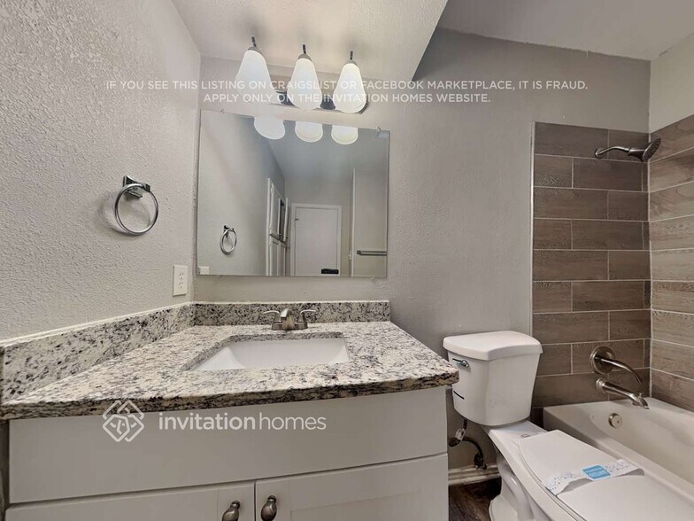 Building Photo - 717 Lynne Ln