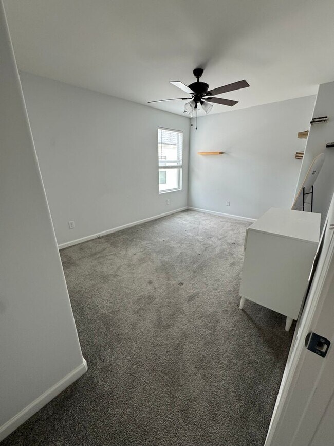 Building Photo - 131 Oasis Dr