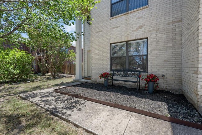Building Photo - 1814 Grassland Dr