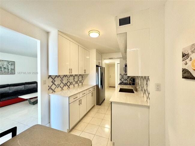 Building Photo - 230 174th St