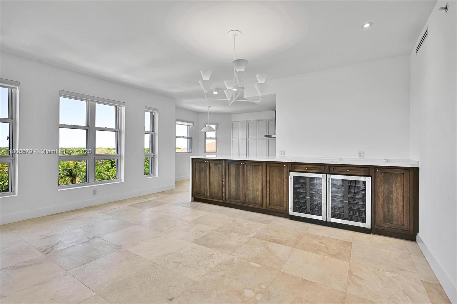 Building Photo - 13637 Deering Bay Dr