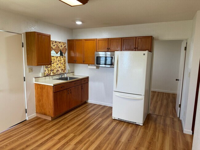 Building Photo - **1 Bedroom, 1 Bathroom Apartment for Rent...