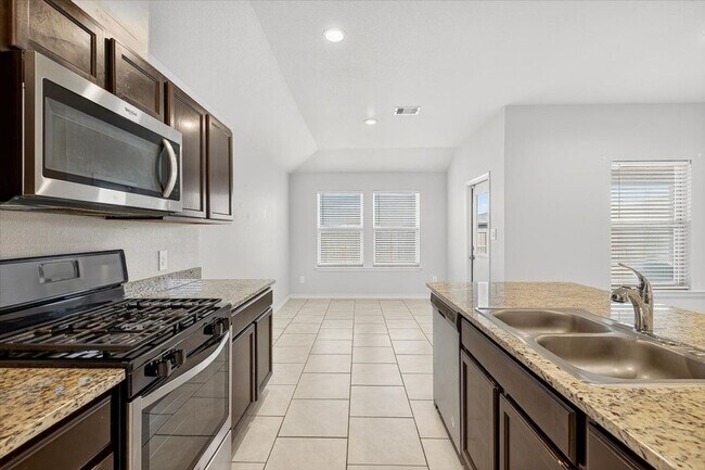 Building Photo - 3909 Shiva Dr