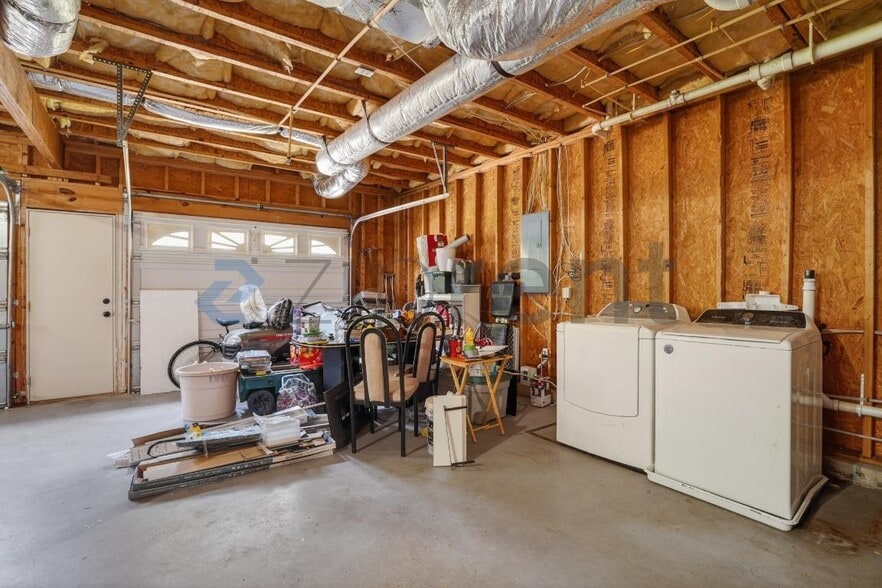 Building Photo - Unit 1