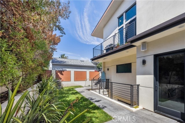 Building Photo - 332 Avenue E