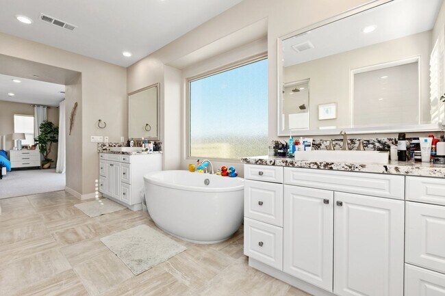 Building Photo - Beautiful 5 bedroom home in Heart of Carmel Valley