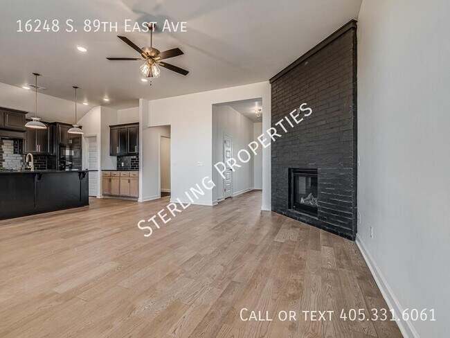 Building Photo - 16248 S 89th E Ave