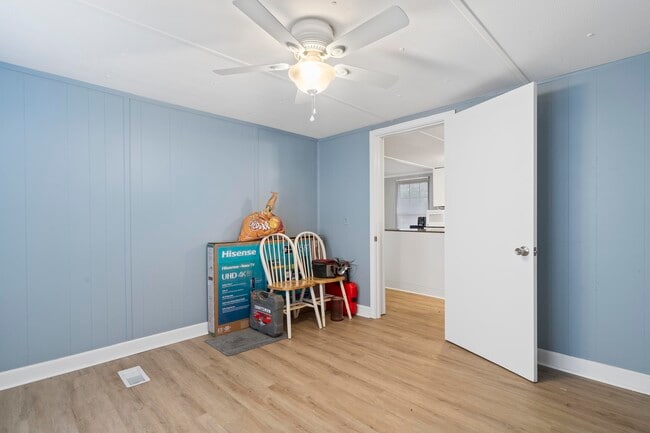 Building Photo - 158 Thomas Field Rd SE