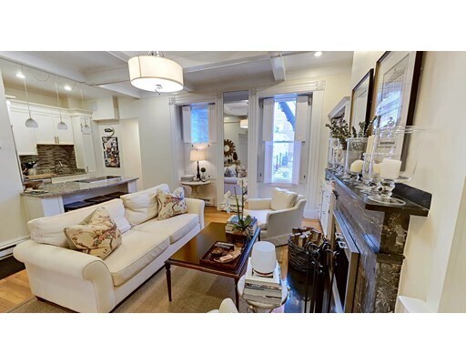 Building Photo - 15 Temple St