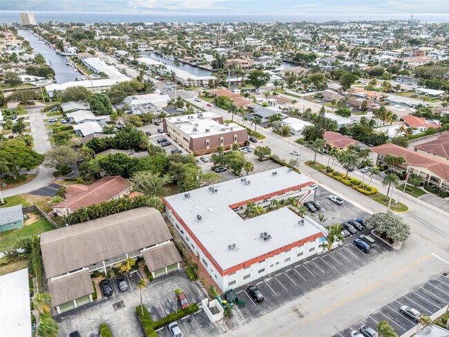 Building Photo - 2201 NE 36th St