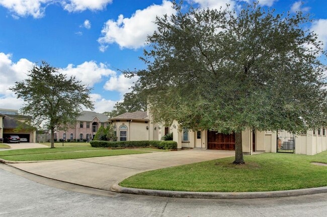 Building Photo - 5 Cardwell Ct
