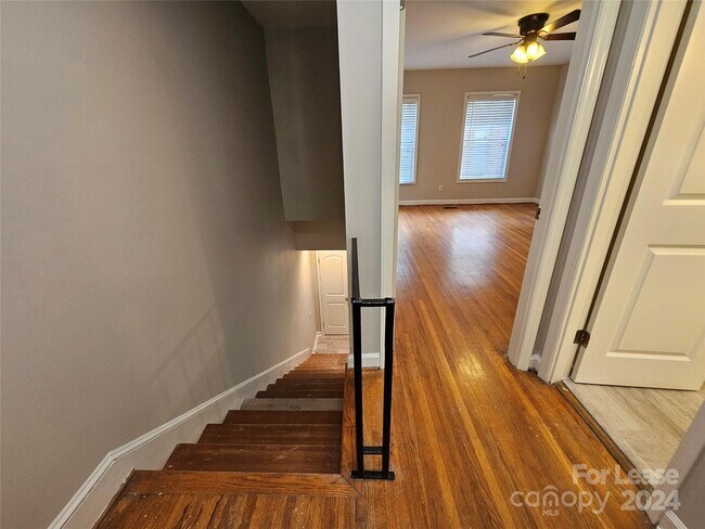 Building Photo - 407 S Chester St