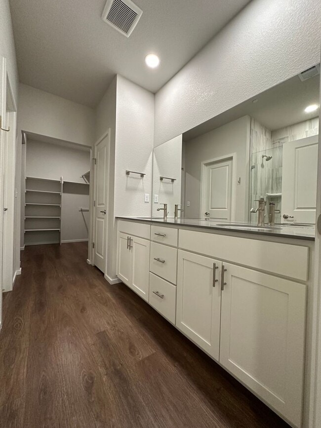 Building Photo - 4888 Denys Dr.