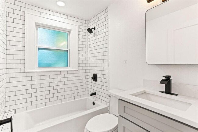 Building Photo - 1153 34th Ave N