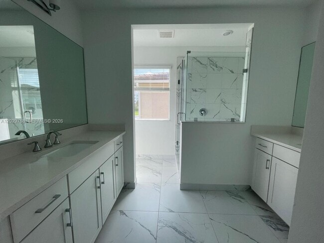 Building Photo - 3990 Pelicano Way