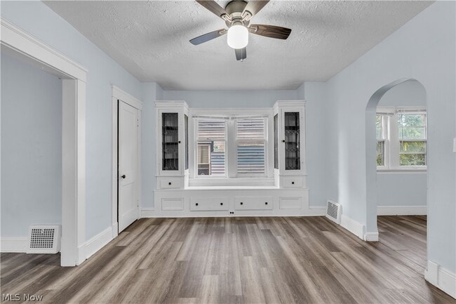 Building Photo - 3209 W 92nd St