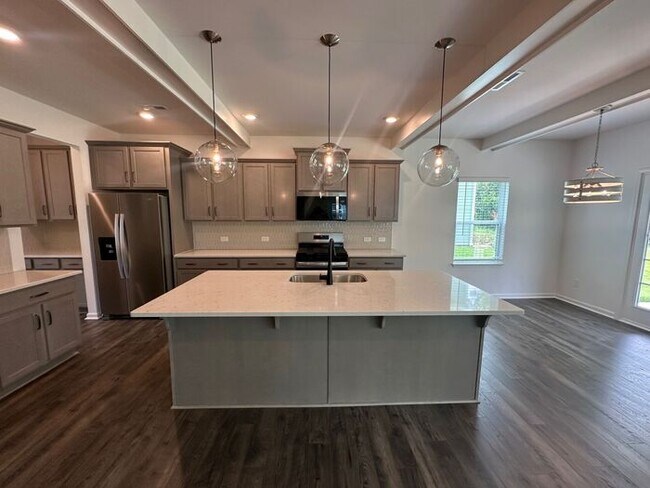 Building Photo - NEW CONSTRUCTION 4BD/2.5 Home in Stonebrid...