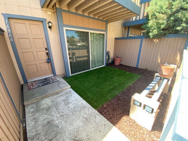 Building Photo - Seascape Community: 2 Bedroom 2.5 Bath Tow...
