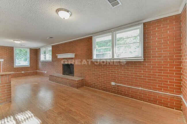 Building Photo - Charming 3 Bedroom in Williamston!