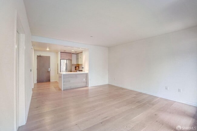 Building Photo - 451 Donahue St