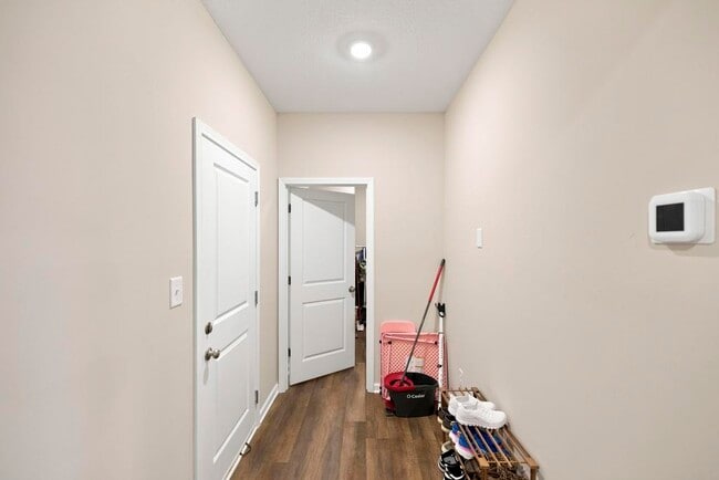 Building Photo - 807 Ivy Glen Dr