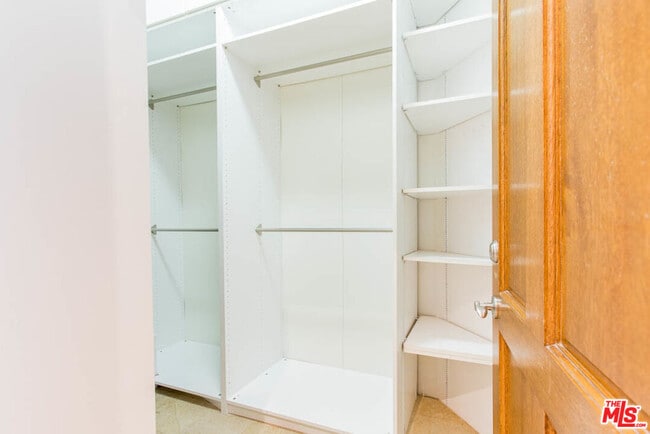 Building Photo - 15500 Sunset Blvd