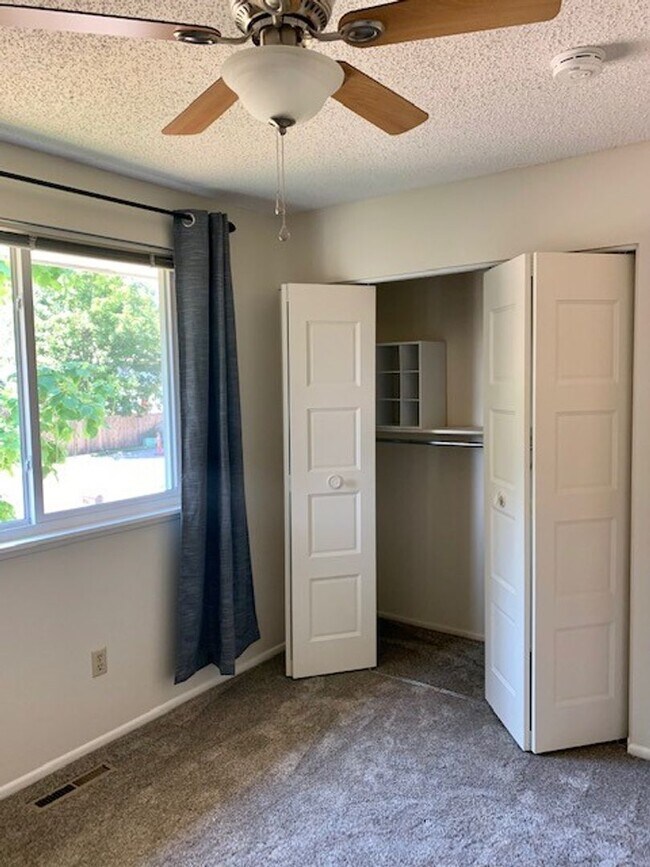 Building Photo - STUDENTS WELCOME! 3-Bed / 2-Bath Home 2 Miles from CSU