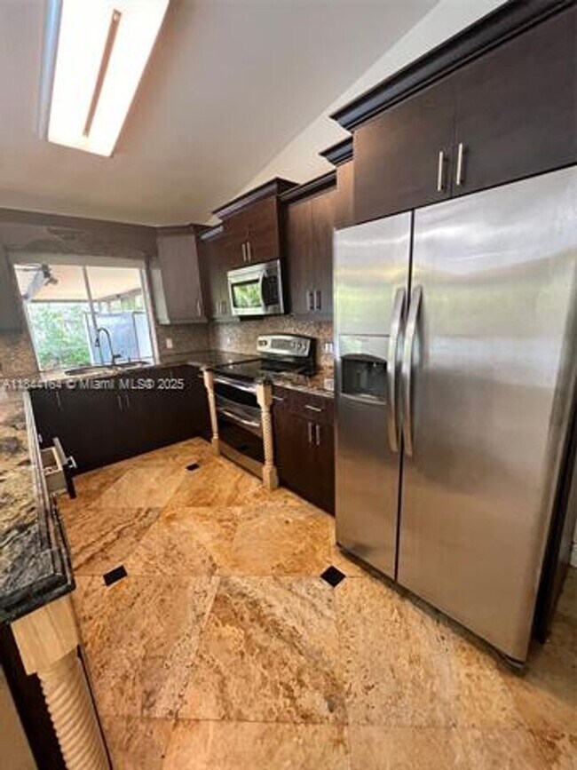 Building Photo - 10511 SW 145th Ct