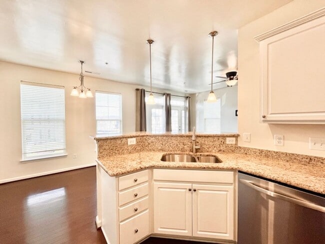 Building Photo - 5897 Bella Marie Wy
