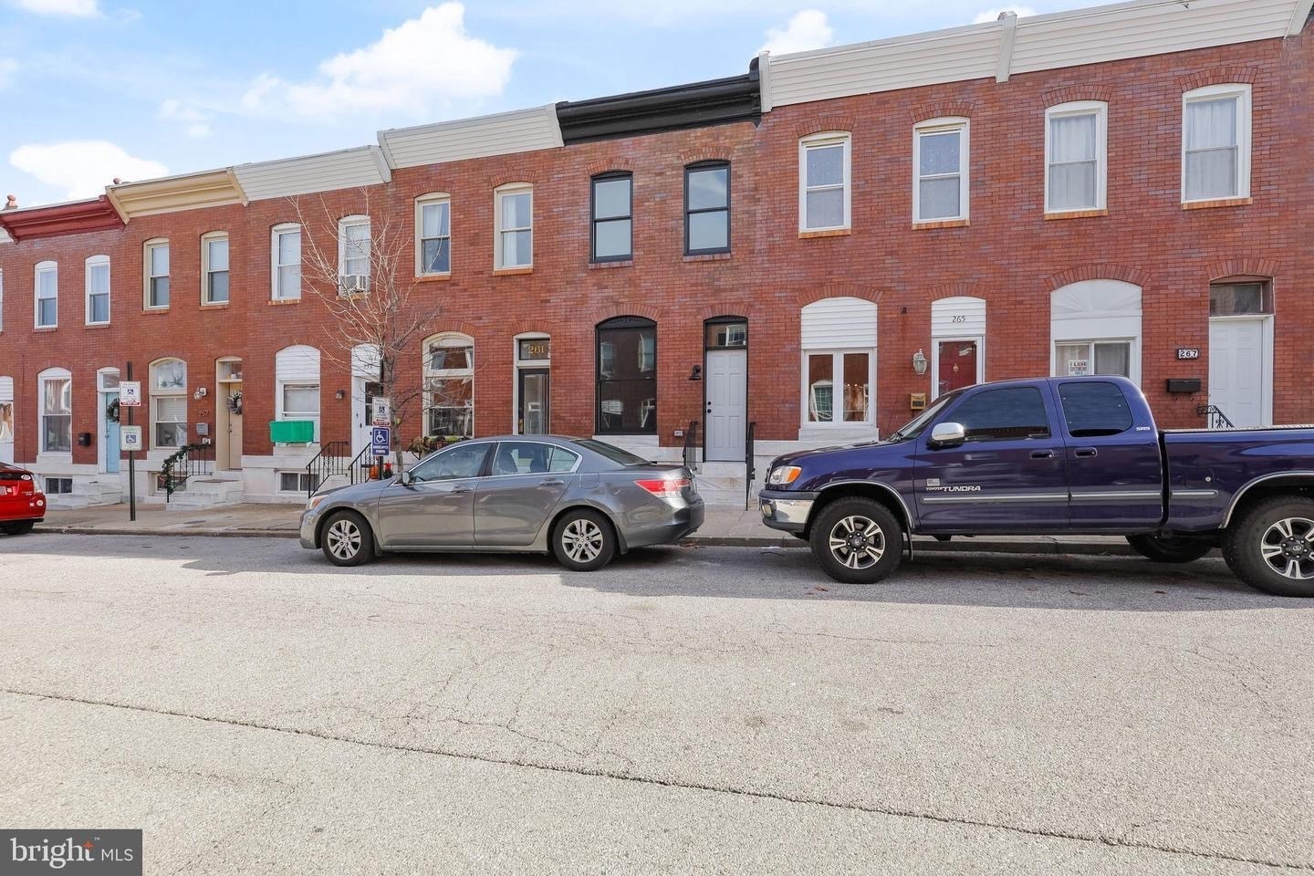 Building Photo - 263 S Robinson St