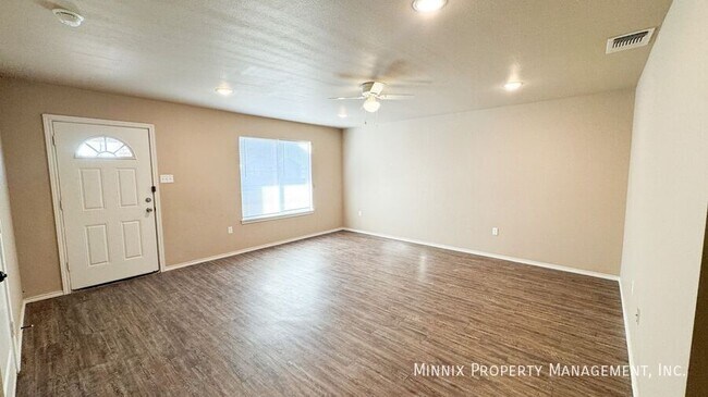 Building Photo - 2516 N Ave O