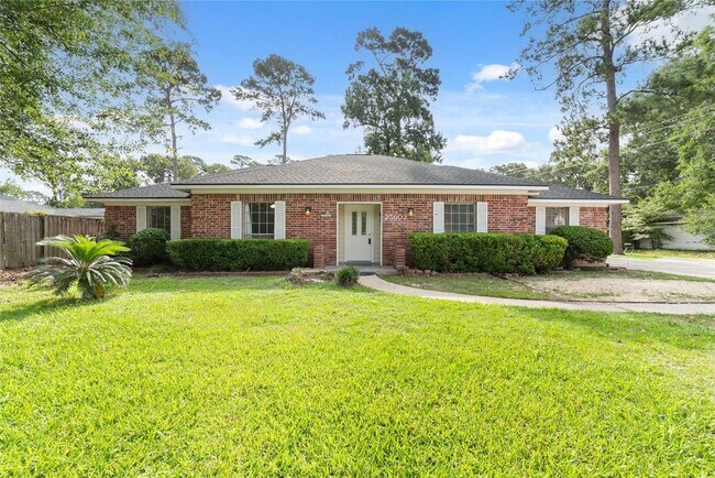 Building Photo - 25602 Oakhurst Dr
