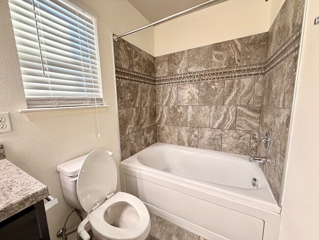 Building Photo - 6040 East 147th Pl S