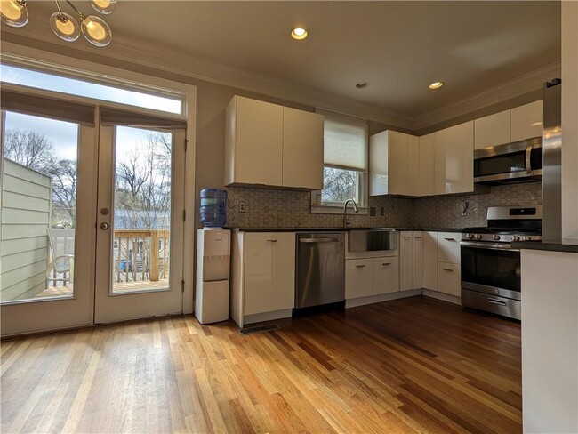 Building Photo - 1079 Marietta Blvd NW