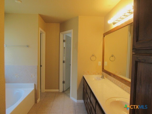 Building Photo - 3404 Jacob St