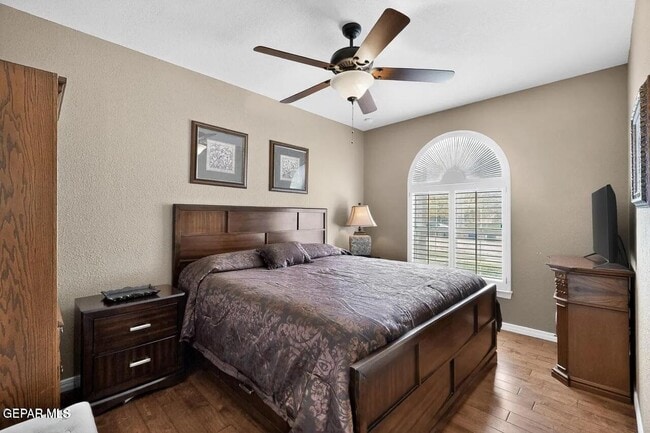 Building Photo - 6909 Desert Canyon Dr