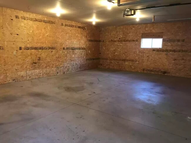 Oversized 2 car garage - 320 McCabe St